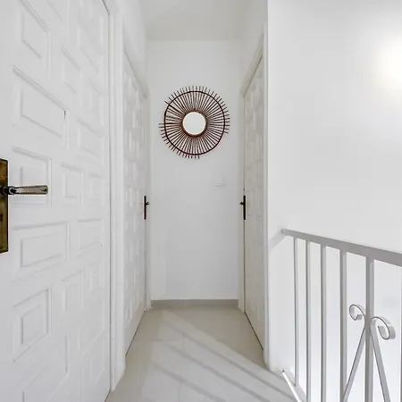 Casa Con Piscina Privada Y Comunitaria